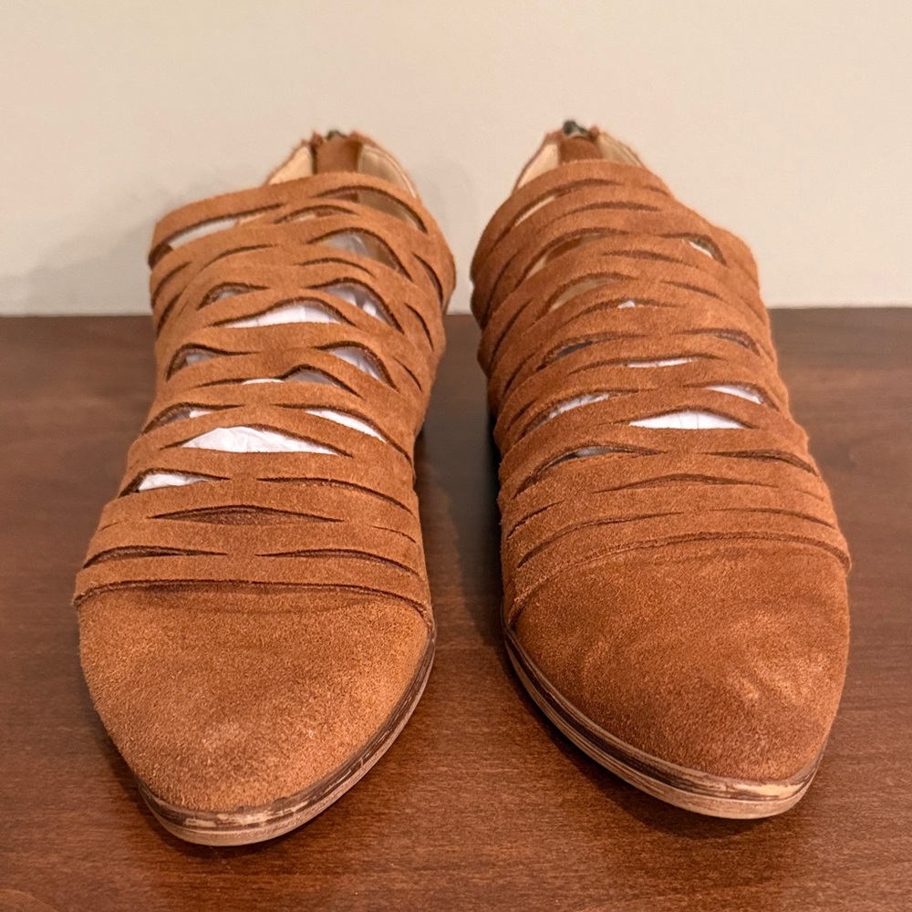 Chinese Laundry Rust Colored Suede Strappy Flats